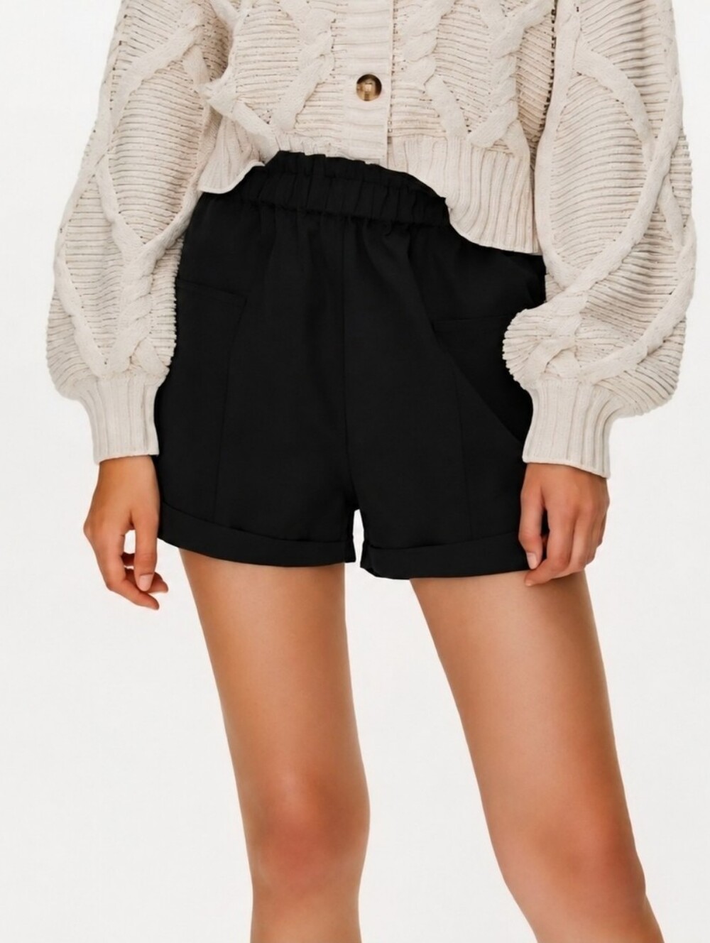 Aritzia NWOT Wilfred Free Jessica Black High Waist Shorts with Front Pockets